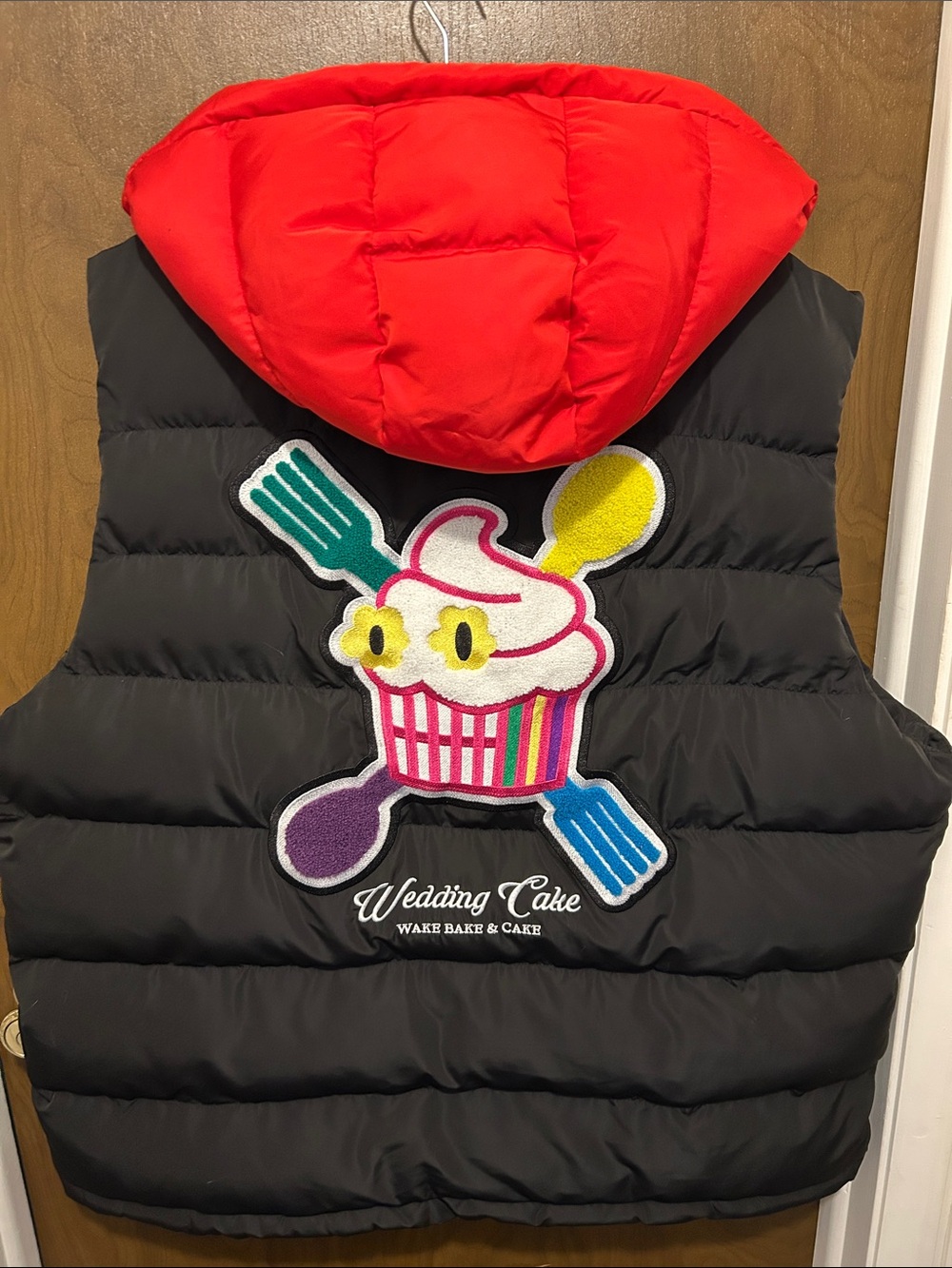 Wedding Cake Men Cake Bake Love Puffer Vest (Black) with Red Hood 3XL Emblem